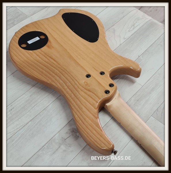 Dingwall Combustion CB3-NA4M 4-String, Natural Highgloss